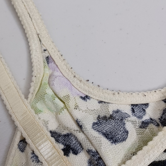 Victoria’s Secret Vintage Dainty Floral Lace Underwire Front Closure Bra - Picture 5 of 11